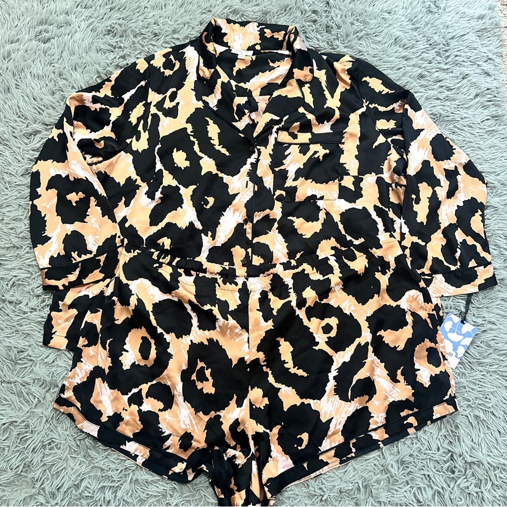 Diane Von Furtsenberg NWT Leopard Print Pajama Set